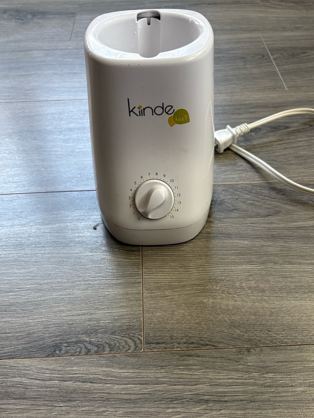 Kiinde Kozii White Electric Bottle Warmer with Timer